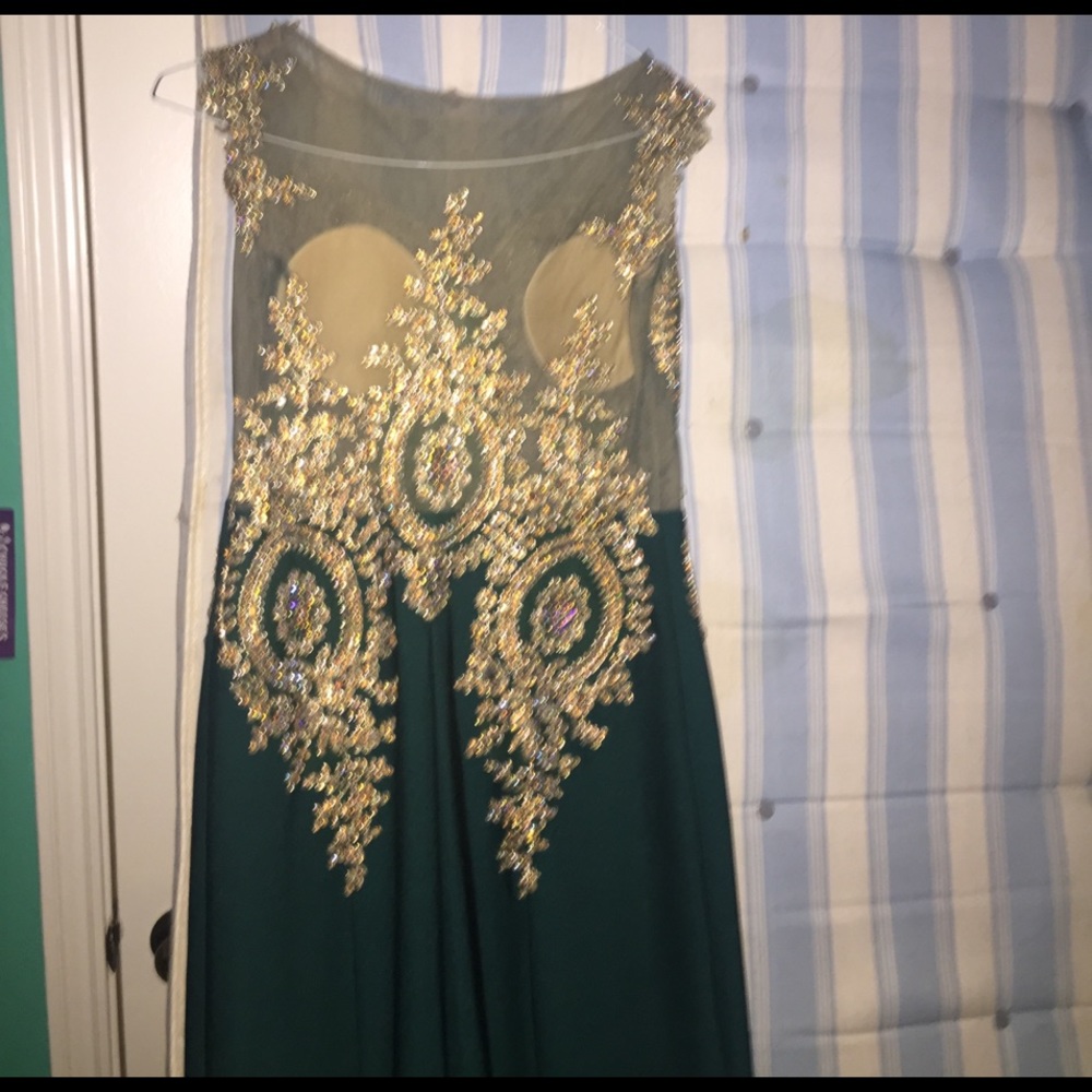 Prom dress - Picture 2 of 4