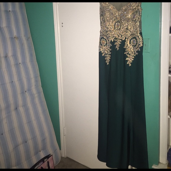 Prom dress - Picture 3 of 4