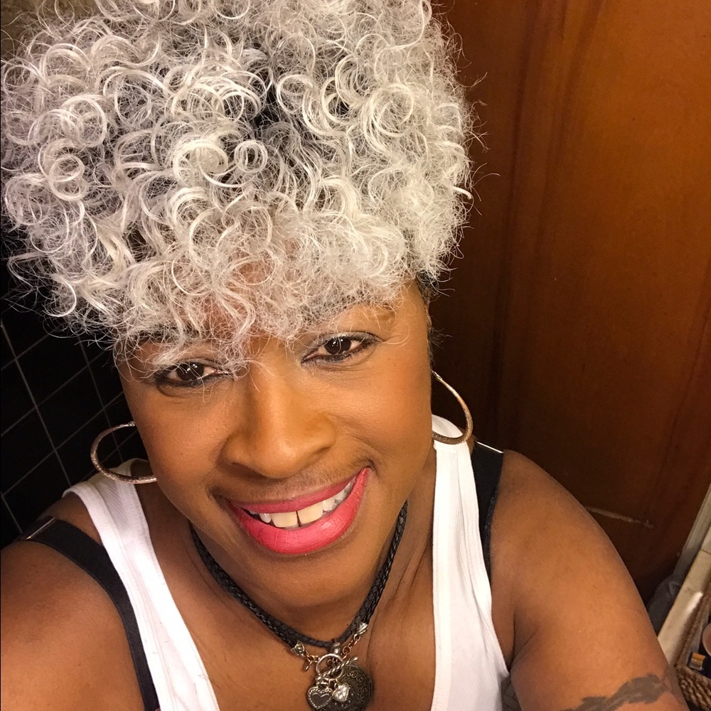 Meet your Posher, Eleanor