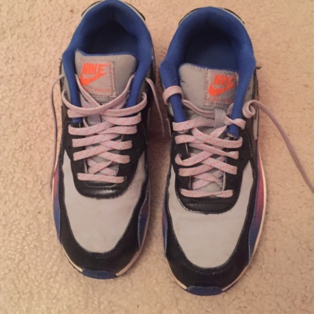 RELISTING FOR BUYER !!