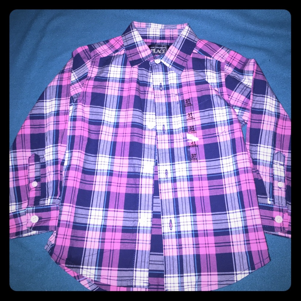 Adorable Pink, Blue and White button down shirt 😉