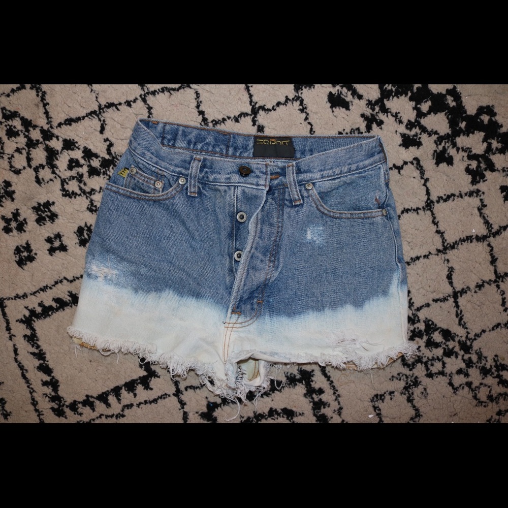 HIGH WASTED WHITE DIPPED JEAN SHORTS E SPIRIT