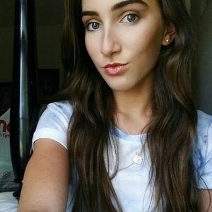 Meet your Posher, Celine