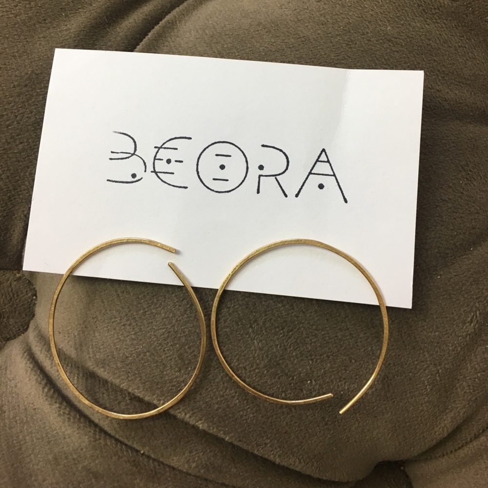 Simplistic gold hoop earrings