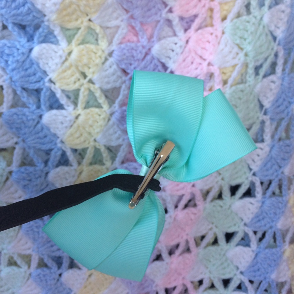 Beautiful Bow - Picture 2 of 3