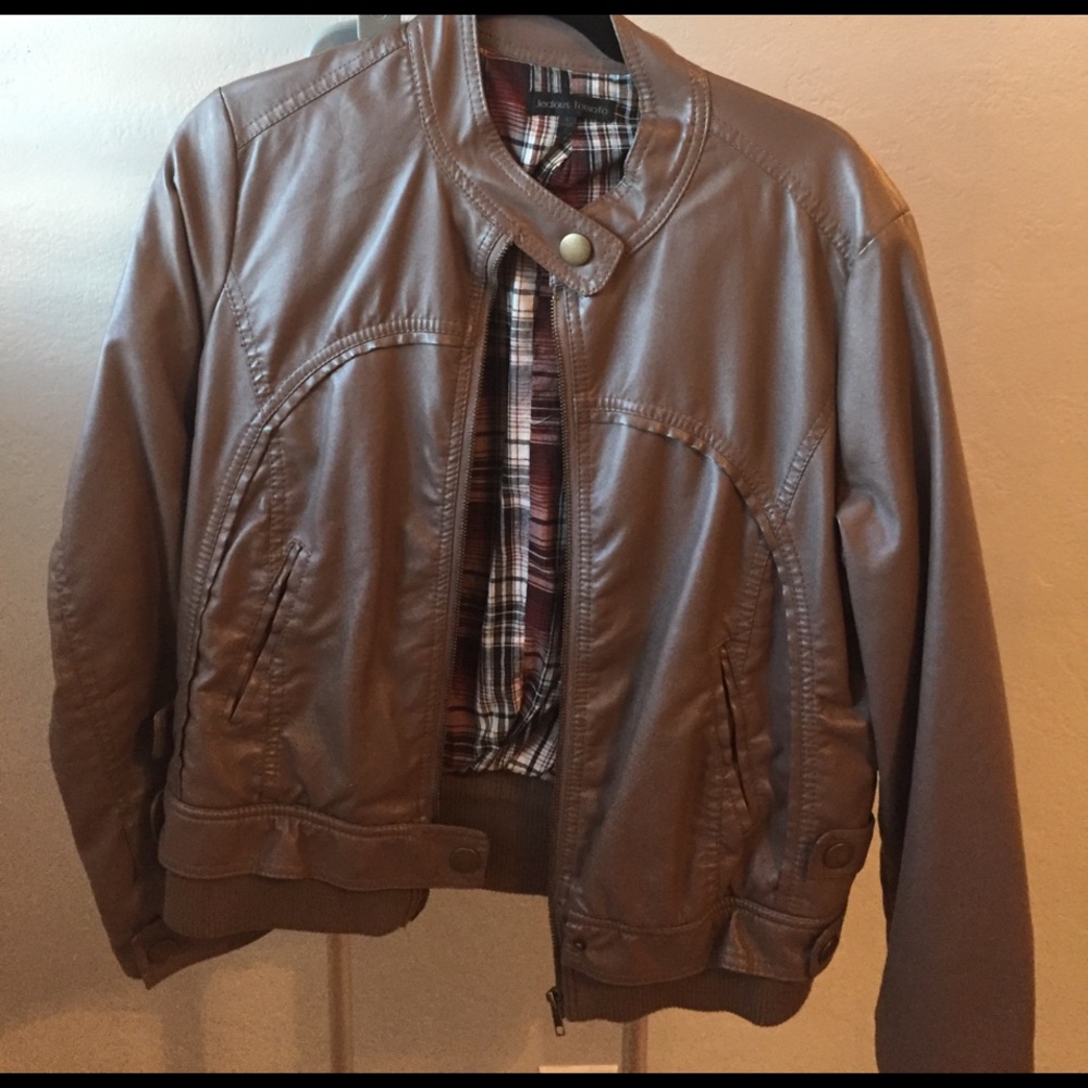 ‼️💲4‼️Like new Tan/light brown leather jacket!