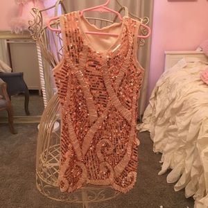 Gorgeous rose gold sequins dress
