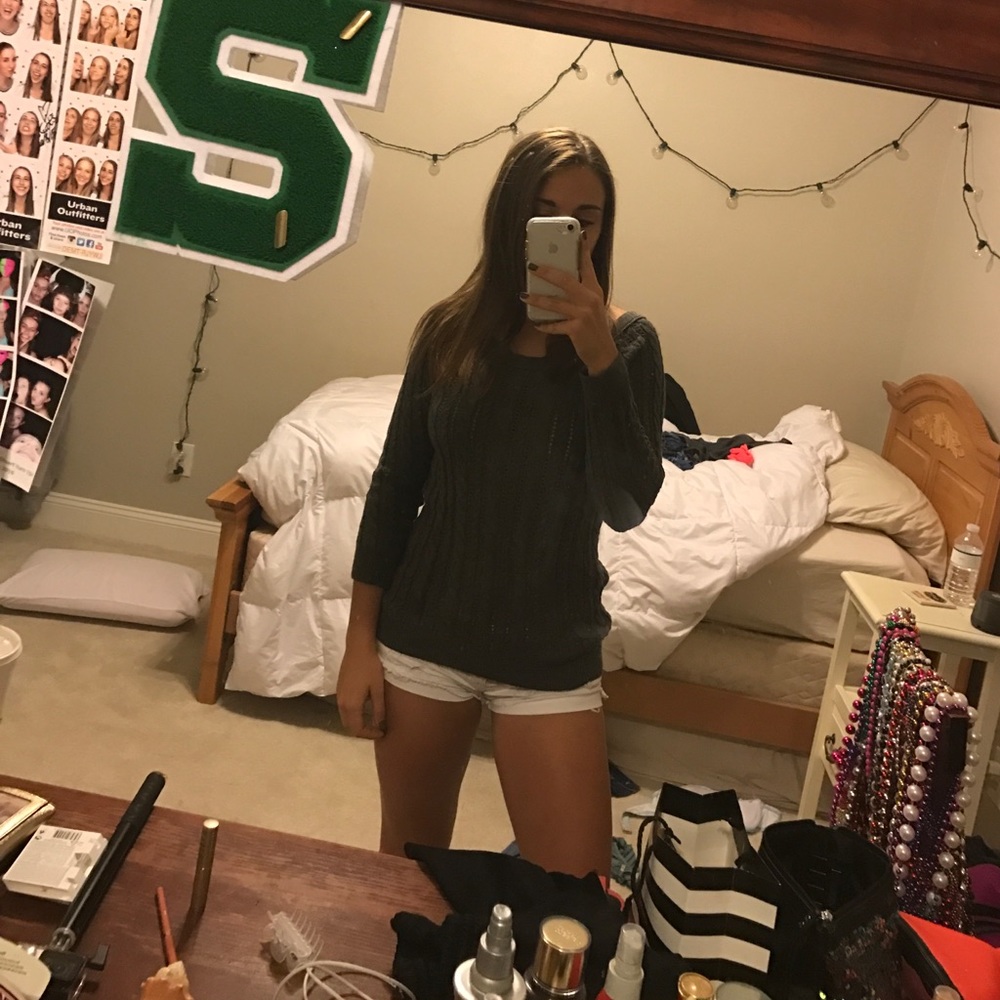 American Eagle sweater