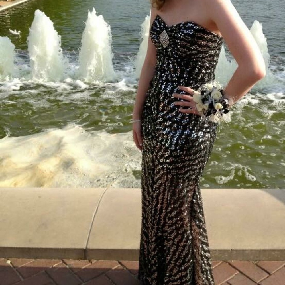 Gorgeous Black Sequin Formal Dress