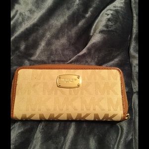 Michael Kors signature zip wallet