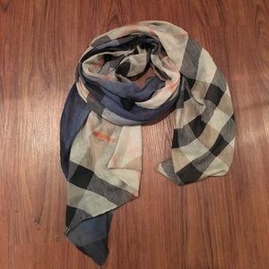 "Burberry" style scarf