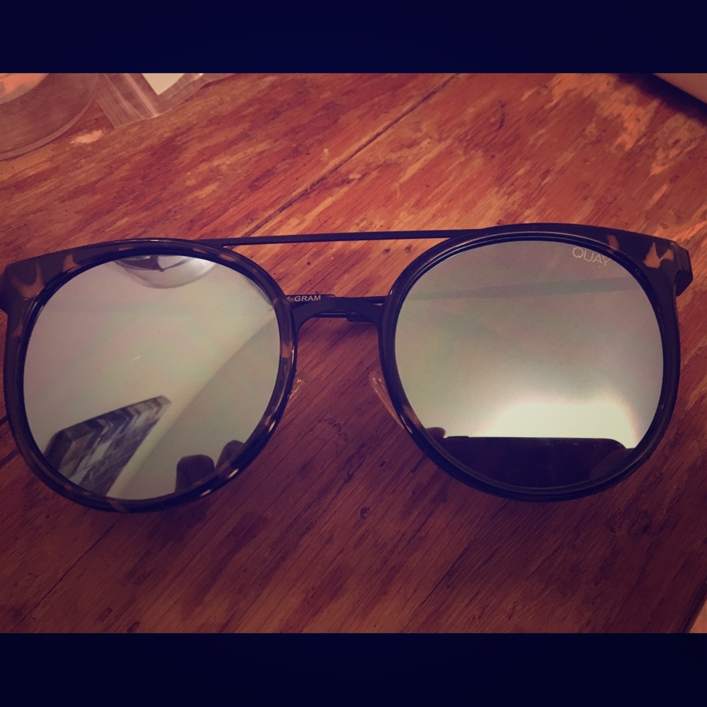 Brand new quay sunglasses
