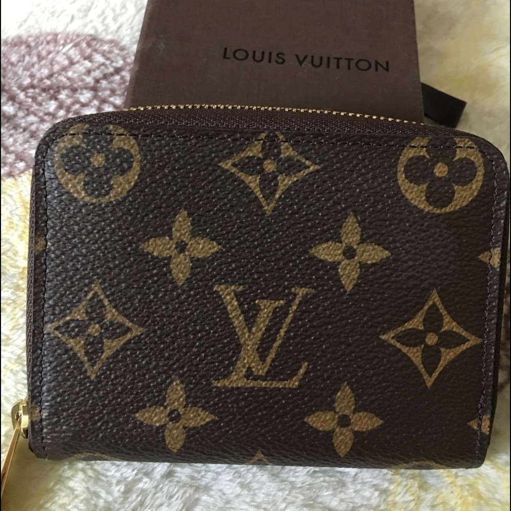 Authentic Louis Vuitton Zippy Coin Purse