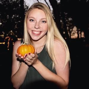 Meet your Posher, Carly