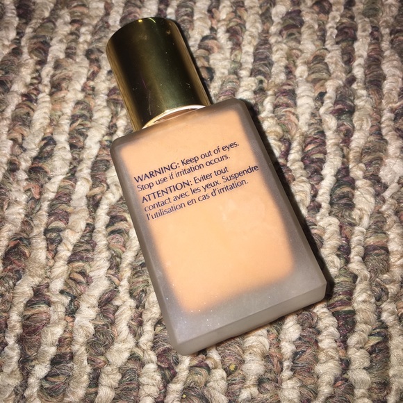 Estée Lauder Double Wear Foundation in Rich Ginger - Picture 3 of 3