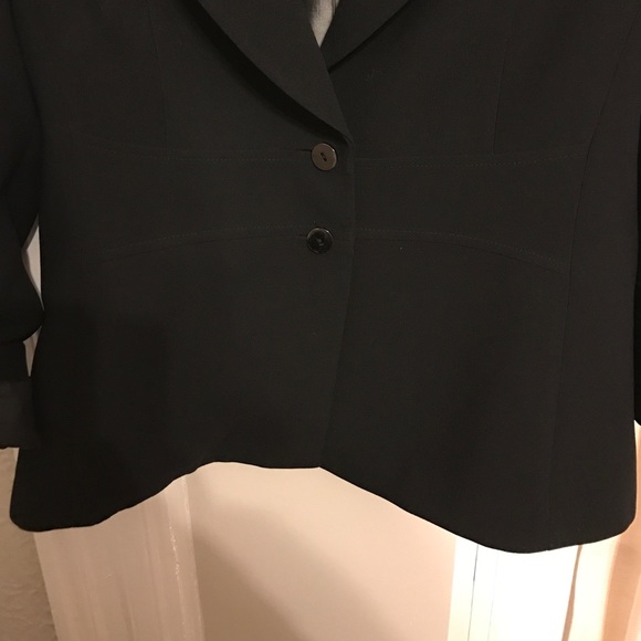 Tahari Blazer - Picture 3 of 4