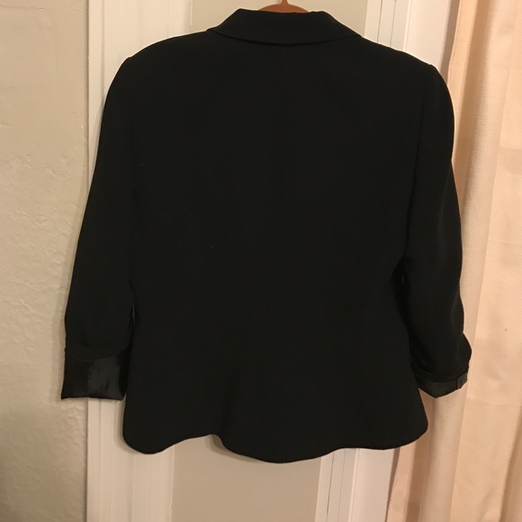 Tahari Blazer - Picture 4 of 4