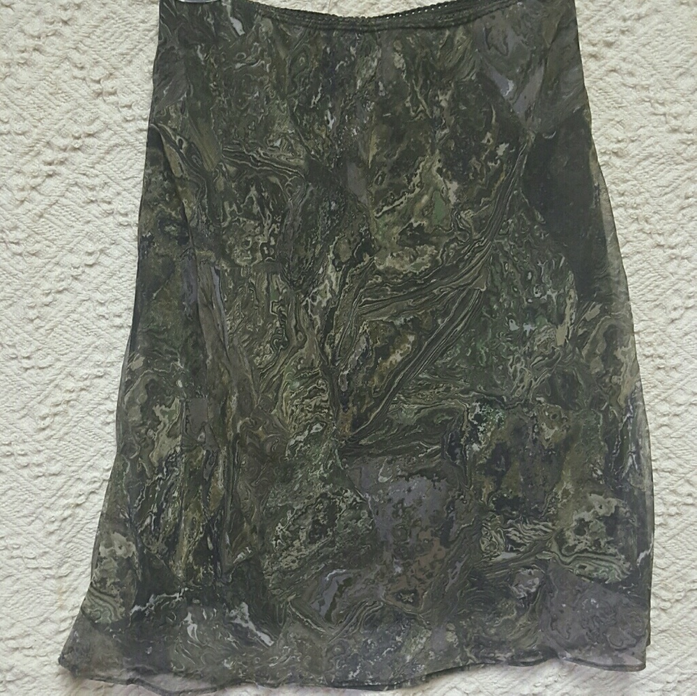 Connect Apperal - Olive   Print - Skirt  - sz  Med