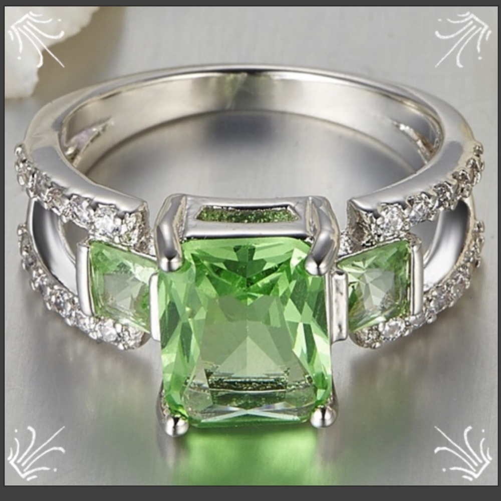 💧18k Gold Plated Emerald Cut Amethyst Ring💧
