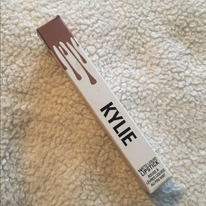 Kylie Jenner maliboo lipstick (matte)