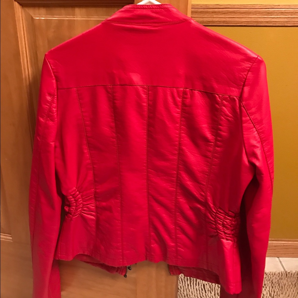 Red leather jacket - Picture 3 of 3