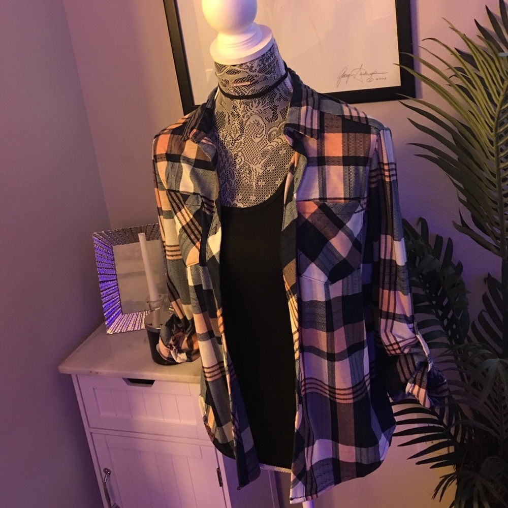 Flannel 💕 - Picture 2 of 4