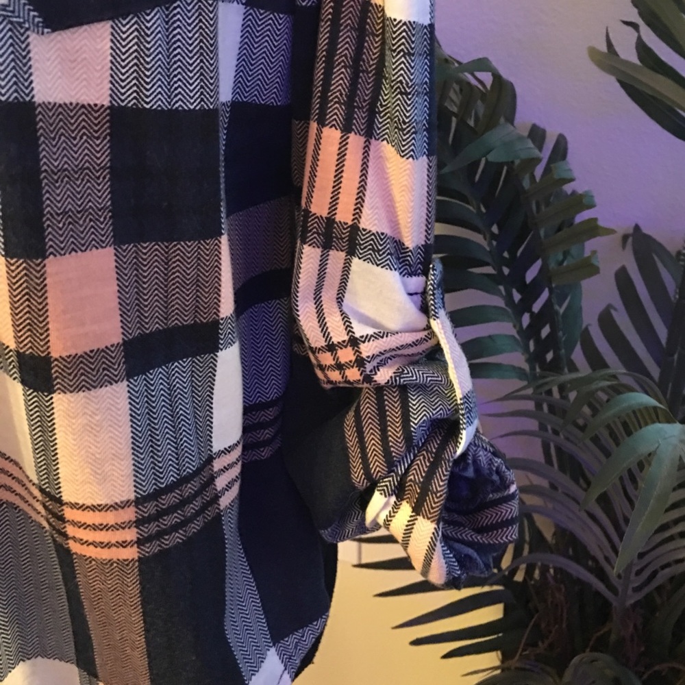 Flannel 💕 - Picture 3 of 4