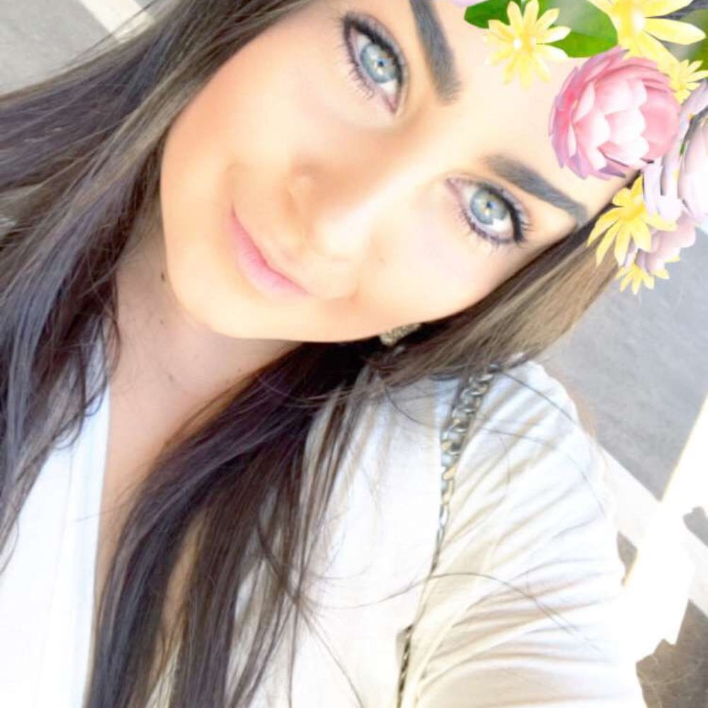 Meet your Posher, Donika