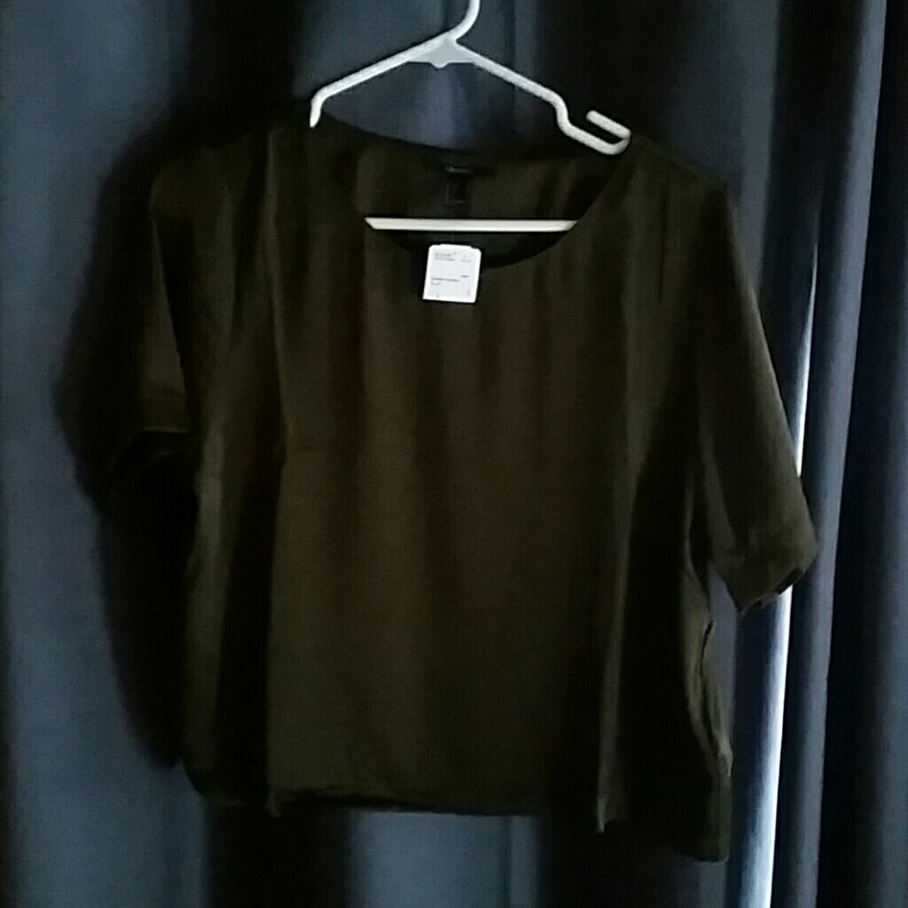 Forever21 contemporary olive top