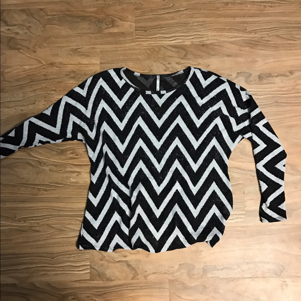 🔵Boutique Chevron Long Sleeve Blouse NWOT🔵