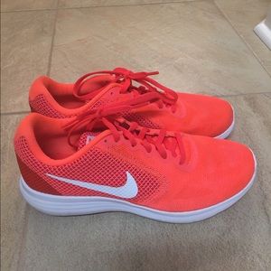 Nike Revolution 3