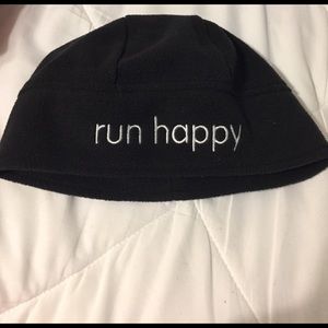 Brooks running fleece beanie