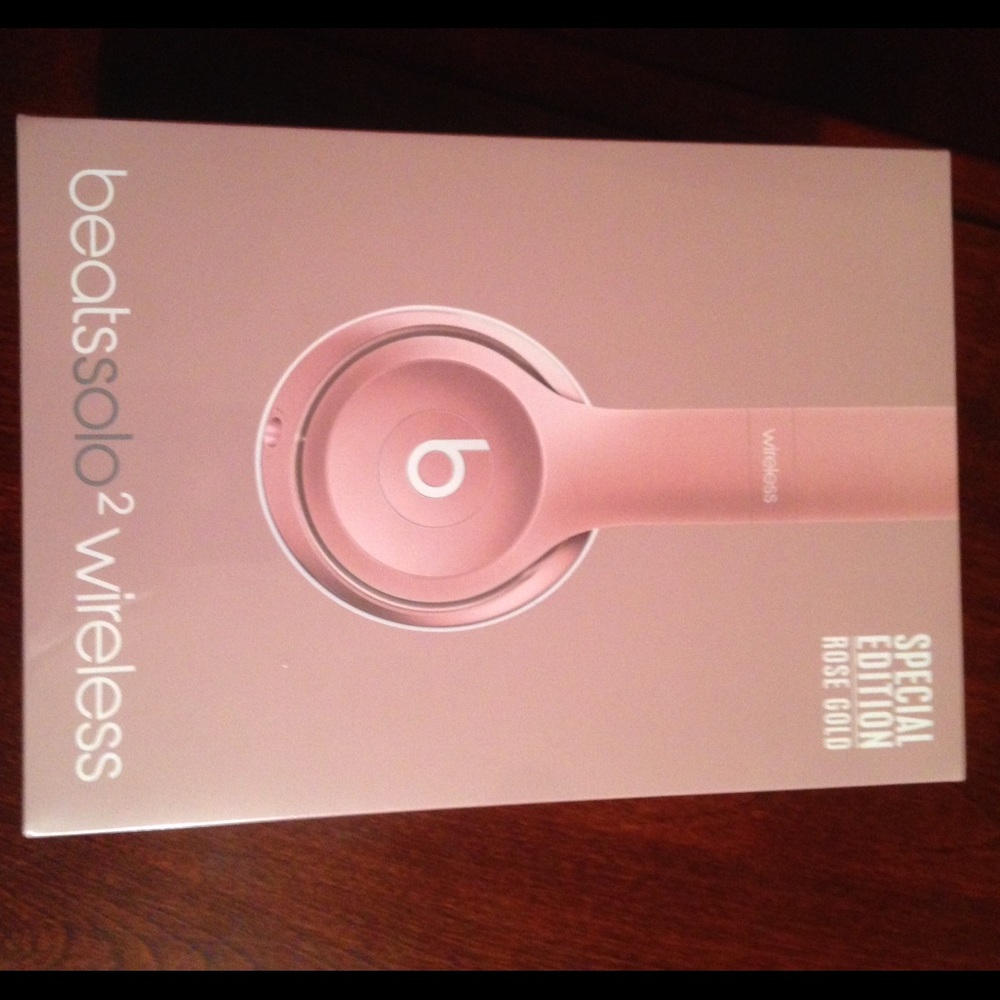 Never opened Bose Beats headphones in rose gold