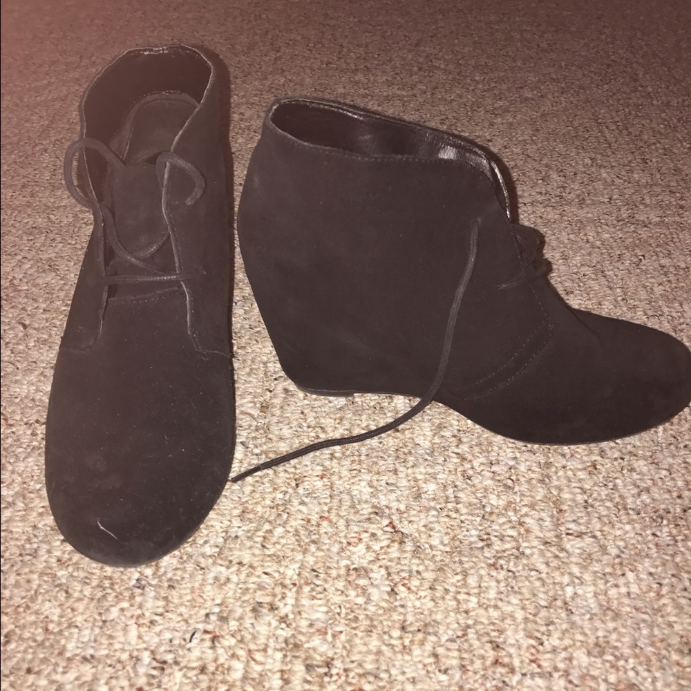Black Wedges