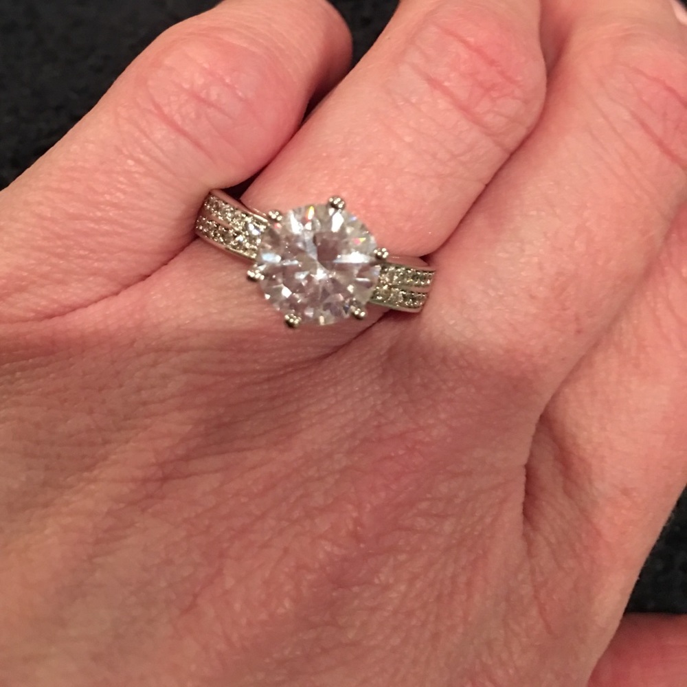 4ct Topaz and 10k ring