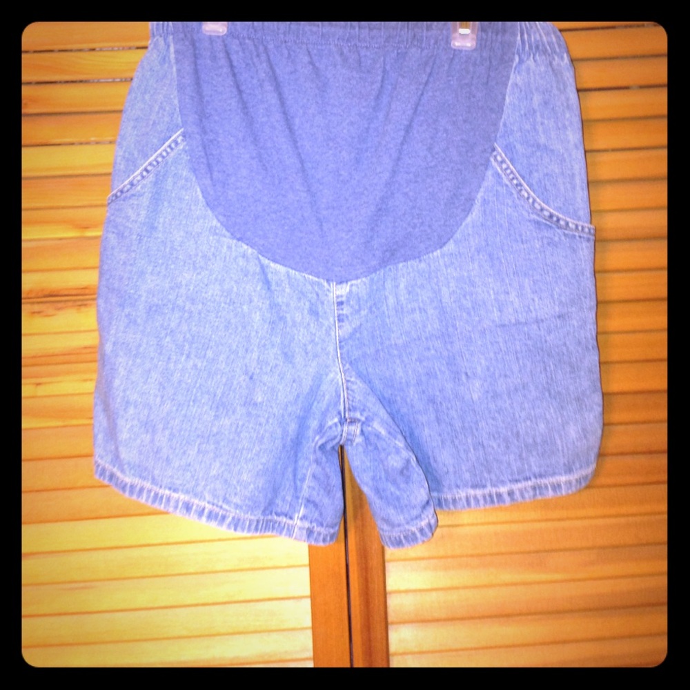 Induetime maternity jean shorts.
