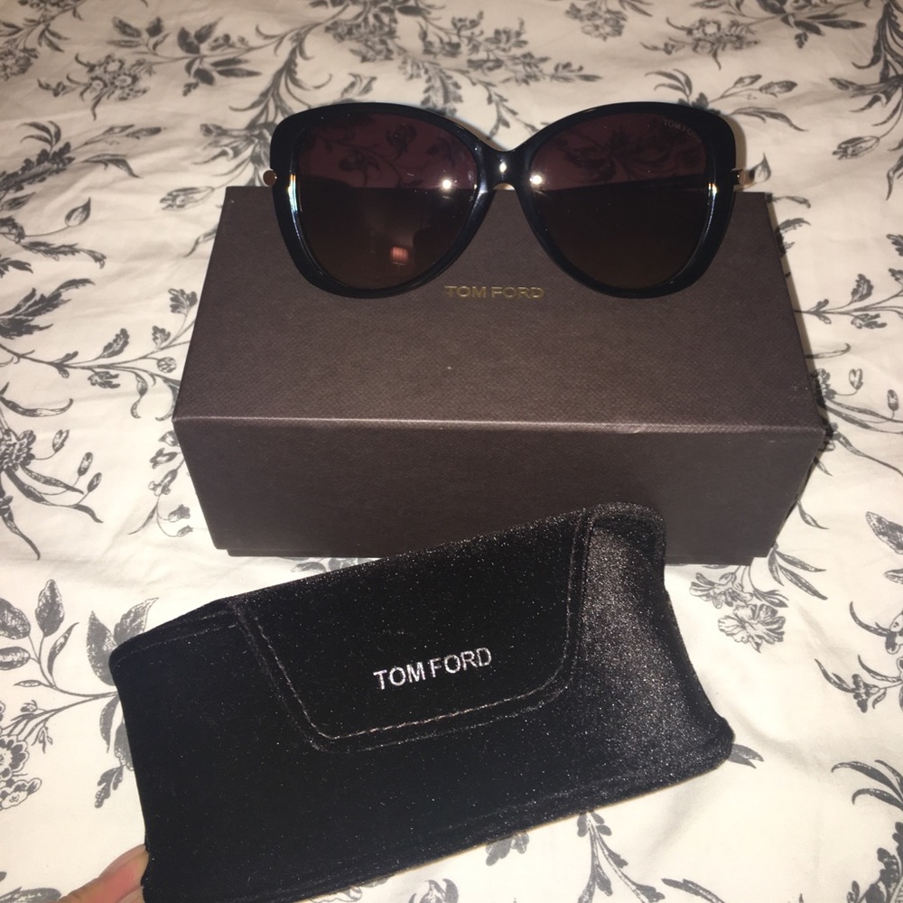 Authentic 🎉Tom ford sunglasses