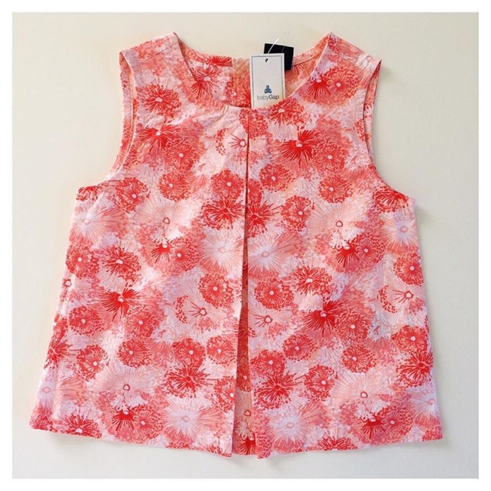 GAP Orange Firework Print Pleated Tanks