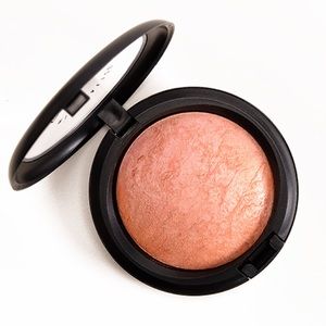 MAC Mineralize Skinfinish in Stereo Rose