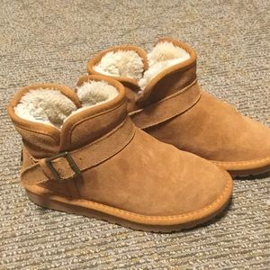 Cute low winter boots on sale! On sale🔴🔴