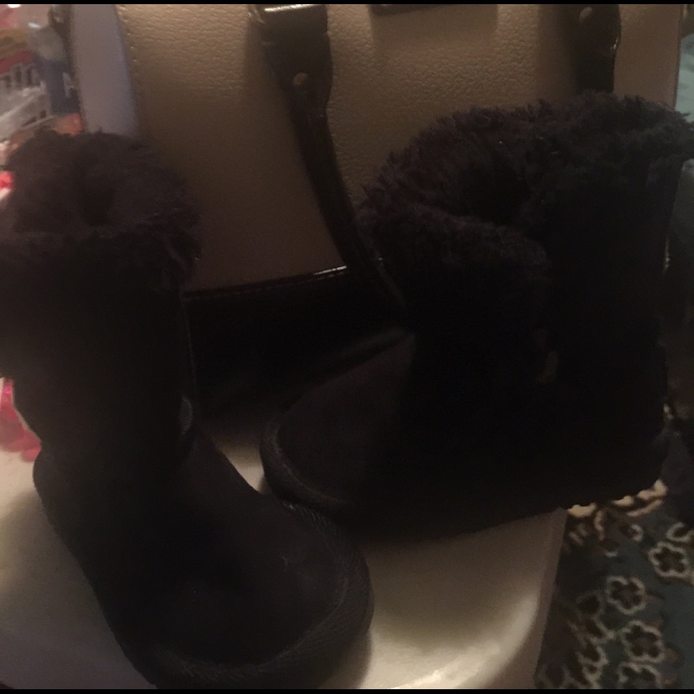Little Girls Sz. 6 Black Furry Boots!