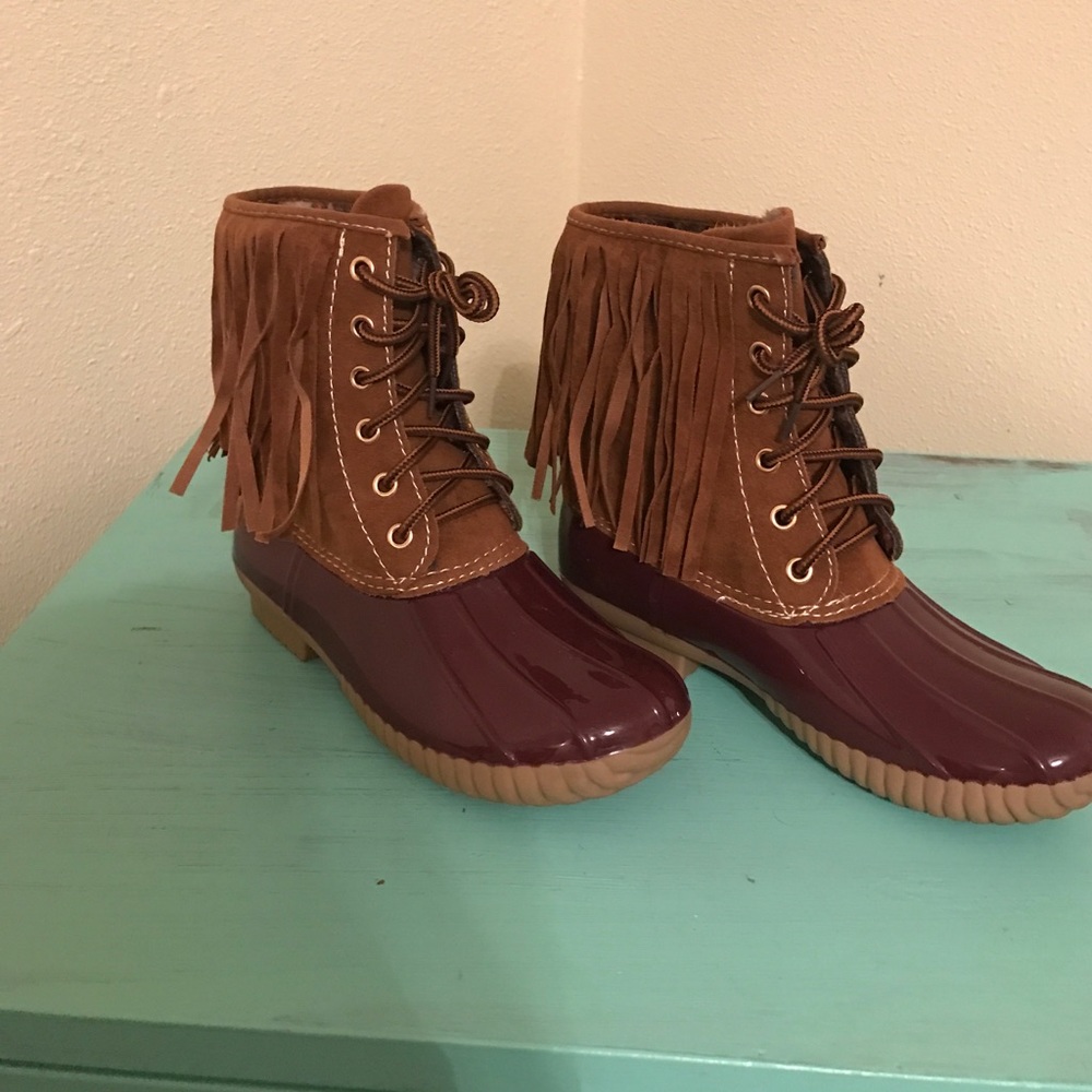 Fringe Duck Boots