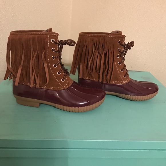 Fringe Duck Boots - Picture 2 of 5