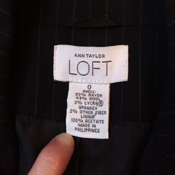 Like New Ann Taylor Loft Rayon and Wool Blazer sz0 - Picture 2 of 4