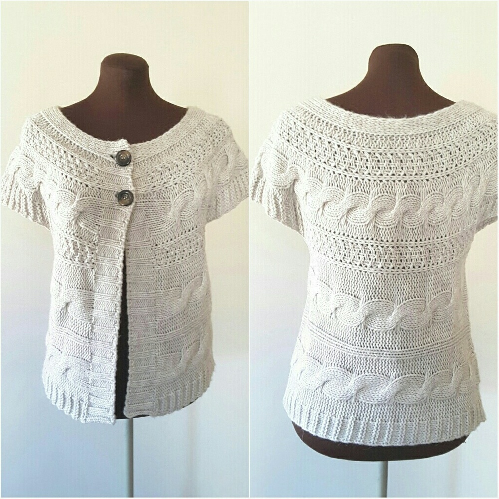 😊😊BERRETTI, ITALIAN DESIGNER, Knit Sweater😊😊