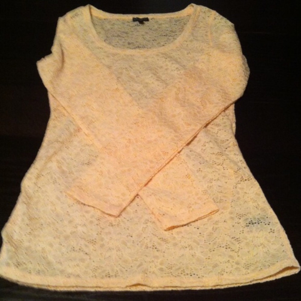 ⭐️ Lace long sleeved tee ⭐️