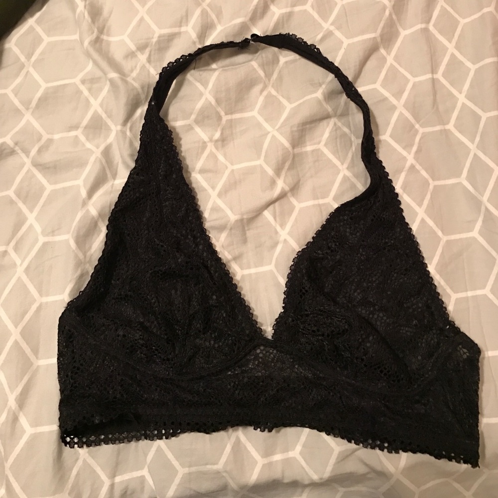 black lace vs bralette