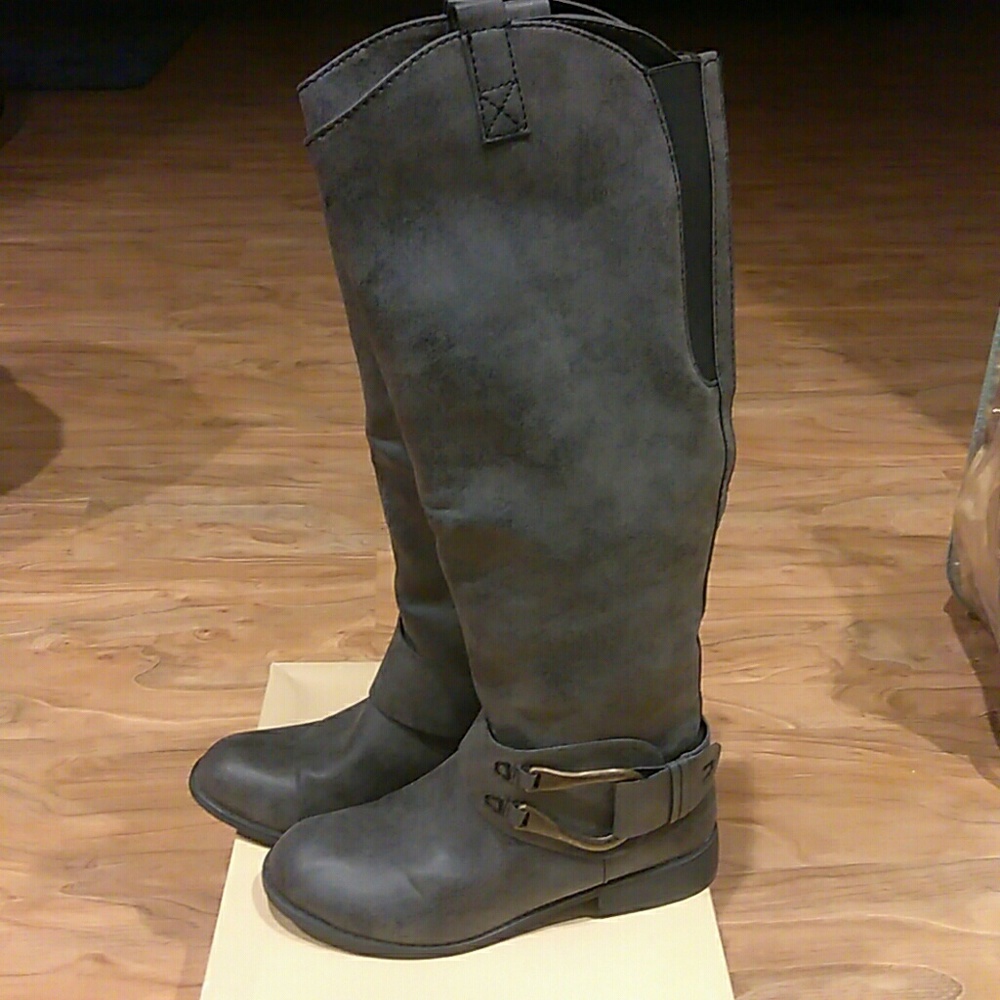 Mossimo Supply CO. boots