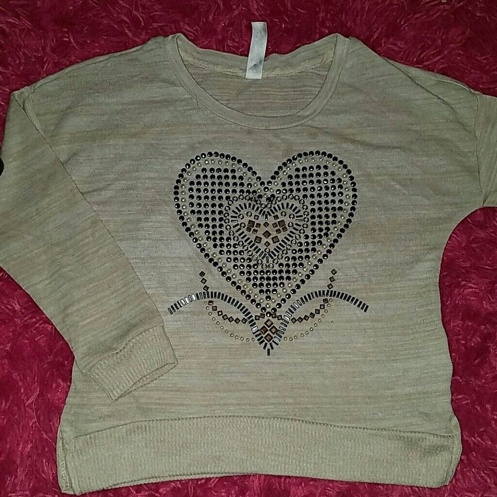 Girl's graphic shirt