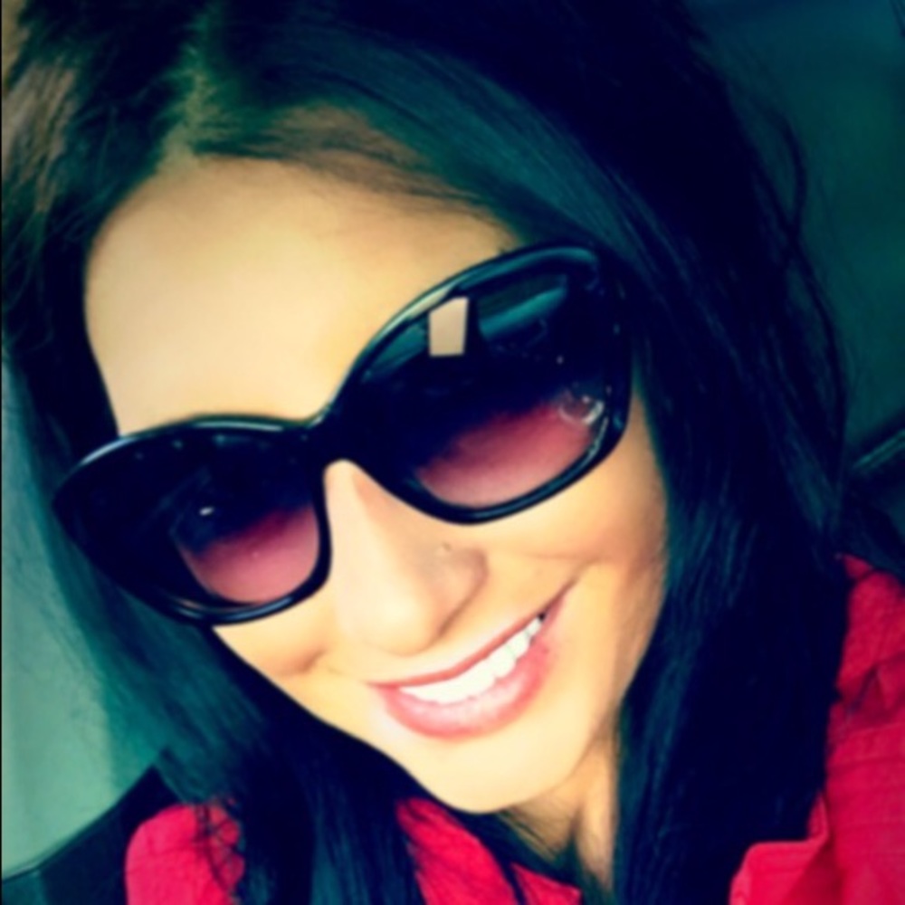 Meet your Posher, Kelly